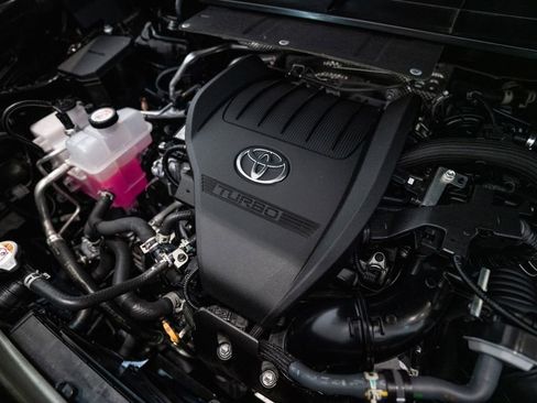 Certified 2025 Toyota Highlander LE AWD/4WD image 39
