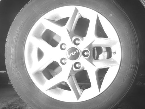 Used 2025 Kia Soul LX w/ LX Technology Package image 13