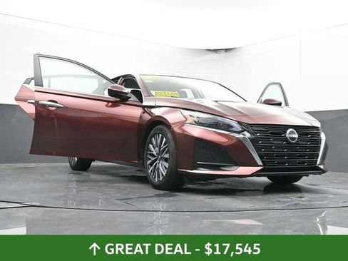 Used 2023 Nissan Altima 2.5 SV FWD image 68