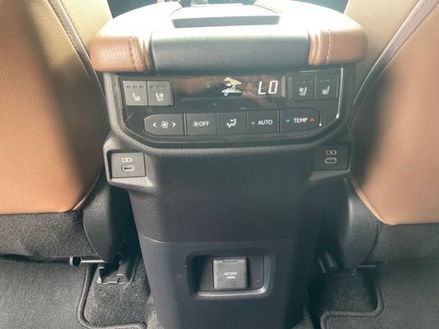 Used 2025 Toyota Grand Highlander AWD image 20