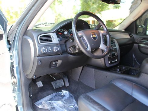 Used 2013 Chevrolet Silverado 2500 LTZ w/ LTZ Plus Package AWD/4WD image 7