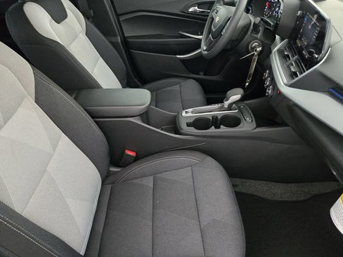 New 2026 Chevrolet Trax LS w/ LS Convenience Package FWD image 16