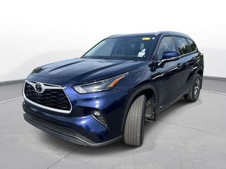 Used 2025 Toyota Highlander XLE AWD/4WD video 2