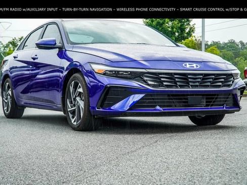 Certified 2025 Hyundai Elantra SEL FWD image 4