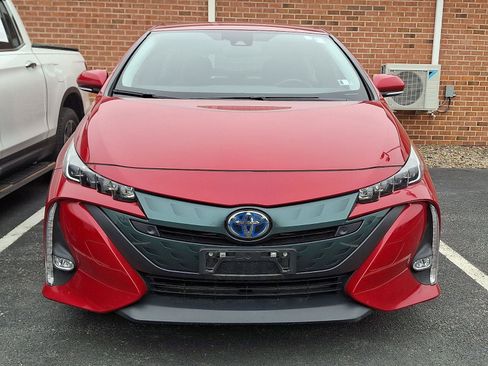 Used 2020 Toyota Prius Prime Limited w/ Carpet Mat Package FWD image 2