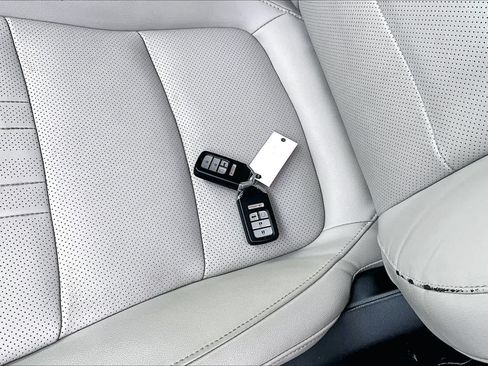 Used 2022 Honda Accord Touring image 14