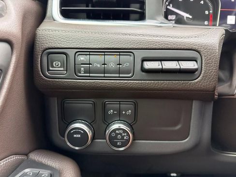Used 2021 GMC Yukon Denali RWD image 49