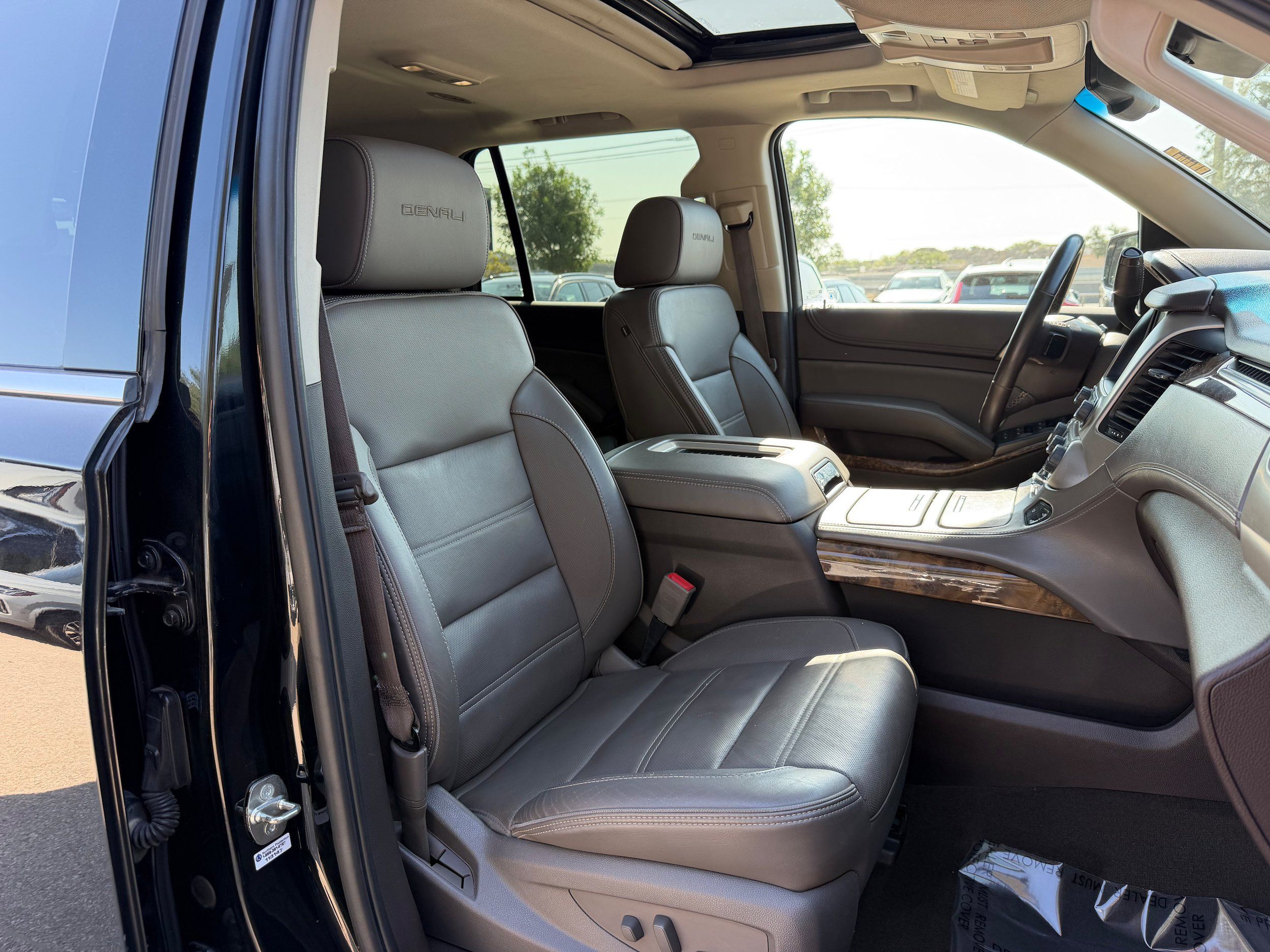 Used 2015 GMC Yukon Denali AWD/4WD image 10