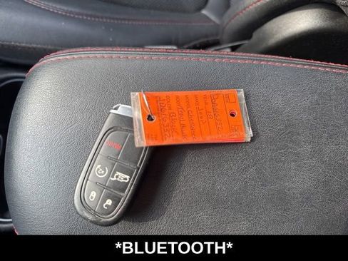 Used 2018 Jeep Cherokee Trailhawk image 10