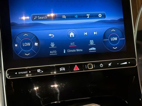 Used 2023 Mercedes-Benz C 300 4MATIC Sedan image 18