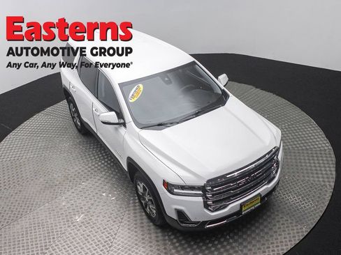 Used 2023 GMC Acadia SLE FWD image 3