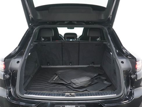 Used 2023 Porsche Cayenne Platinum Edition AWD/4WD image 16