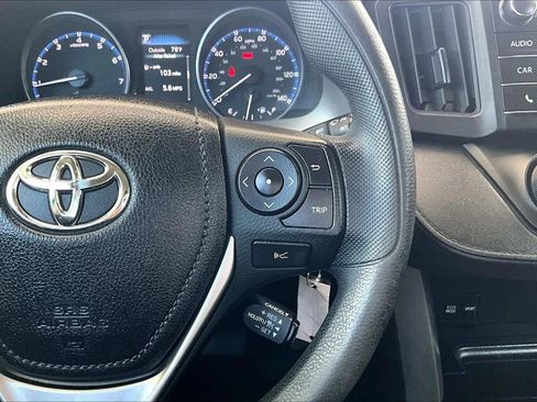 Used 2017 Toyota RAV4 LE FWD image 11