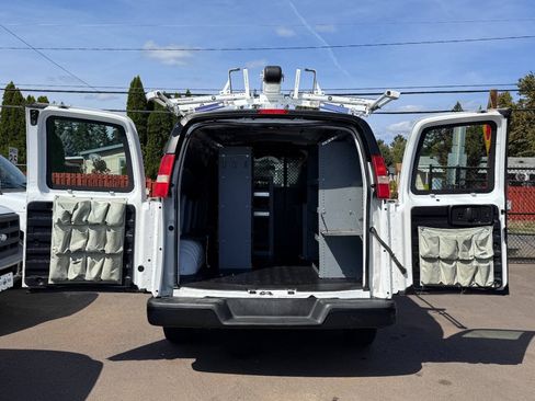 Used 2016 Chevrolet Express 2500 RWD image 9