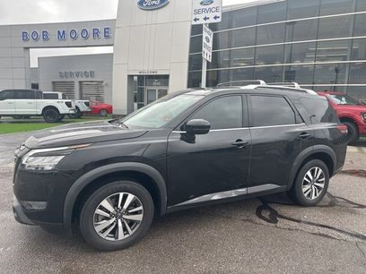 Used 2023 Nissan Pathfinder SL w/ Lighting Package (N92)