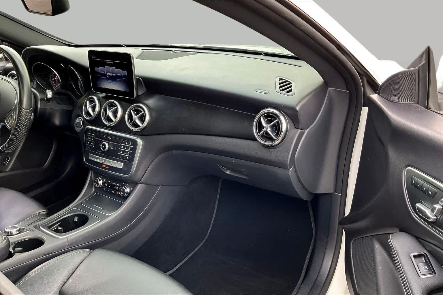 Used 2019 Mercedes-Benz CLA 250 image 18
