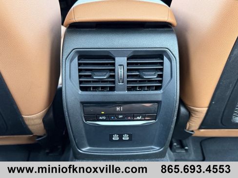 Used 2023 BMW 330i xDrive 330i xDrive w/ Driving Assistance Package image 33