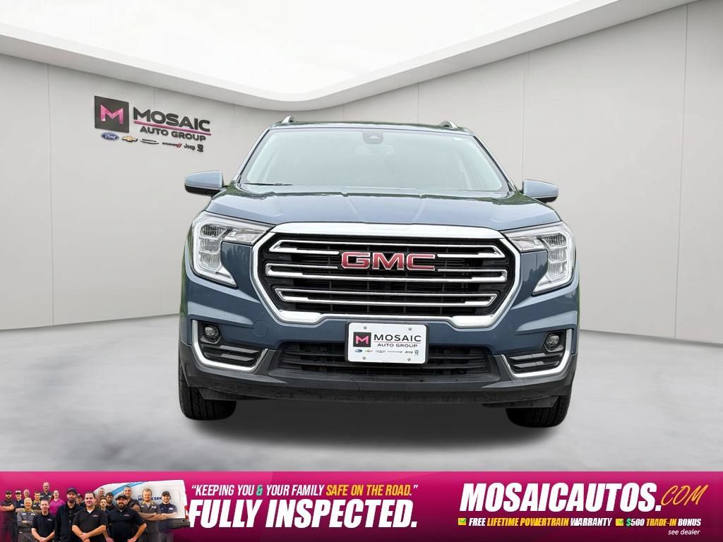 Used 2024 GMC Terrain SLT AWD/4WD image 2