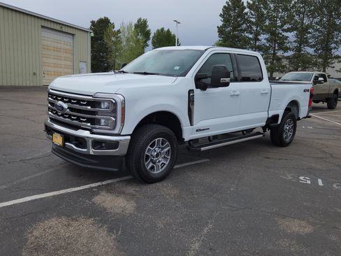 Used 2025 Ford F250 Lariat AWD/4WD image 4