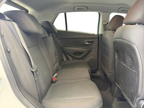 Used 2020 Chevrolet Trax LS FWD image 18