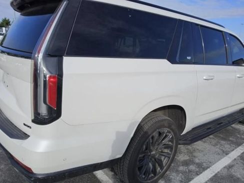 Used 2024 Cadillac Escalade ESV Sport w/ LPO, ONYX Package AWD/4WD image 8