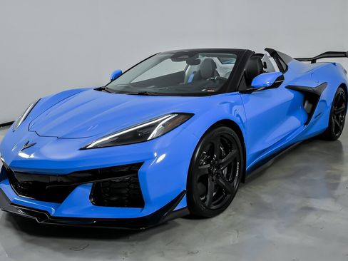 Used 2024 Chevrolet Corvette Z06 w/ Z07 Performance Package RWD image 6