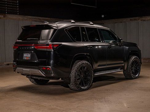 Used 2025 Lexus LX 700h Overtrail AWD/4WD image 10