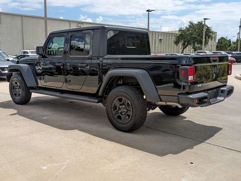 Used 2025 Jeep Gladiator Sport AWD/4WD image 8