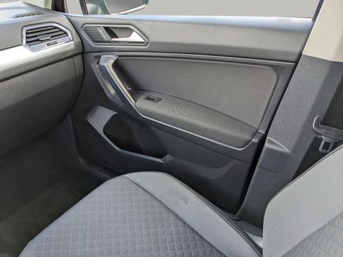 Used 2021 Volkswagen Tiguan S FWD image 16