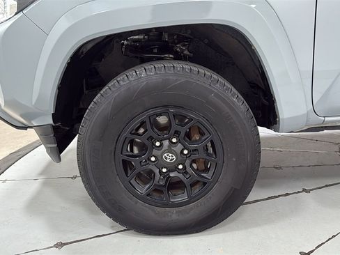 Used 2020 Toyota Tacoma SR5 image 24