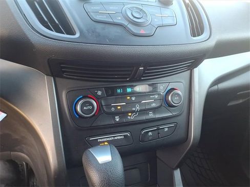 Used 2017 Ford Escape SE image 17