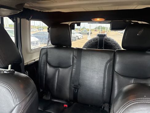 Used 2015 Jeep Wrangler Unlimited Sport AWD/4WD image 10