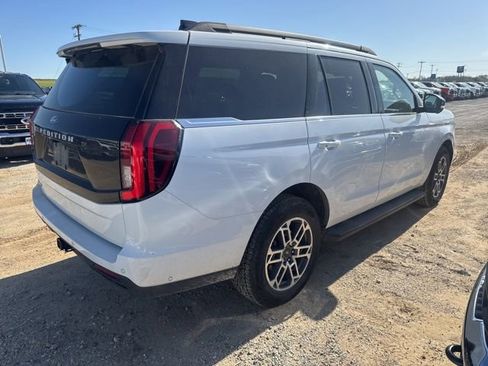 Used 2025 Ford Expedition Active image 7