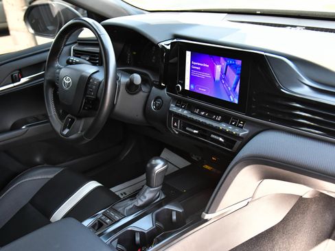 Used 2025 Toyota Camry SE w/ Convenience Package FWD image 45