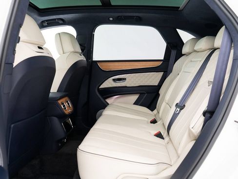 Certified 2023 Bentley Bentayga AWD/4WD image 24