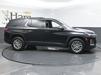 Used 2023 Chevrolet Traverse LT video 1