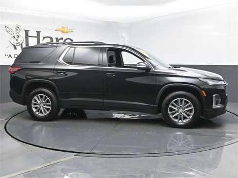 Used 2023 Chevrolet Traverse LT image 1