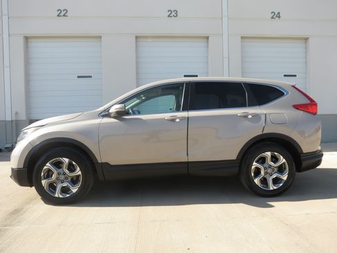 Used 2017 Honda CR-V EX image 3