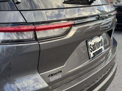 New 2025 Jeep Grand Cherokee 4WD image 11