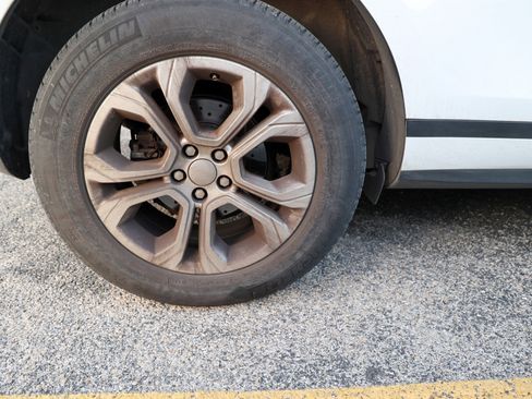 Used 2020 Land Rover Range Rover Evoque S image 13