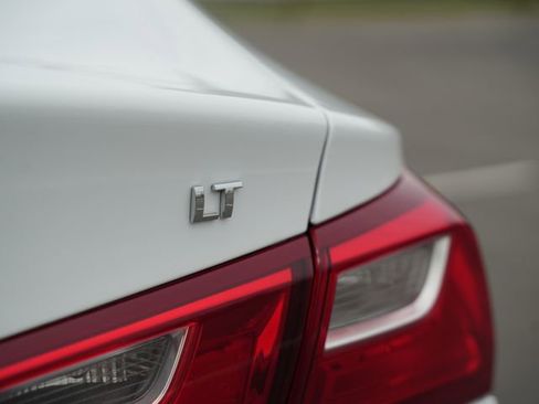 Used 2023 Chevrolet Malibu LT FWD image 39