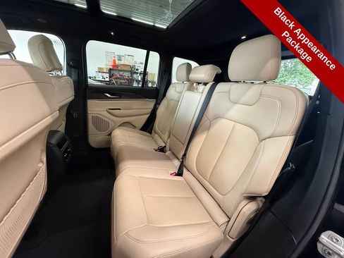 Used 2023 Jeep Grand Cherokee Limited w/ Black Appearance Package AWD/4WD image 35