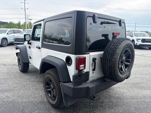 Used 2018 Jeep Wrangler Sport w/ Connectivity Group AWD/4WD image 5
