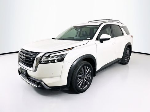 Used 2023 Nissan Pathfinder SL w/ SL Premium Package AWD/4WD image 3