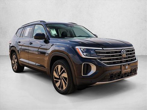 Used 2026 Volkswagen Atlas SE AWD/4WD image 3