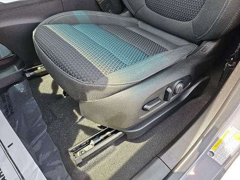 Used 2022 Chevrolet Bolt LT FWD image 28