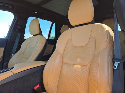 Used 2023 Volvo XC90 T8 Ultimate w/ Lounge Package AWD/4WD image 12