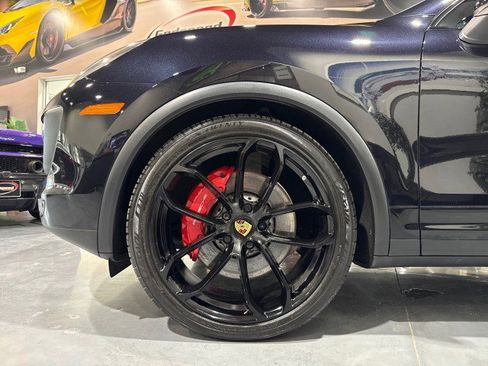 Used 2015 Porsche Cayenne Turbo image 20