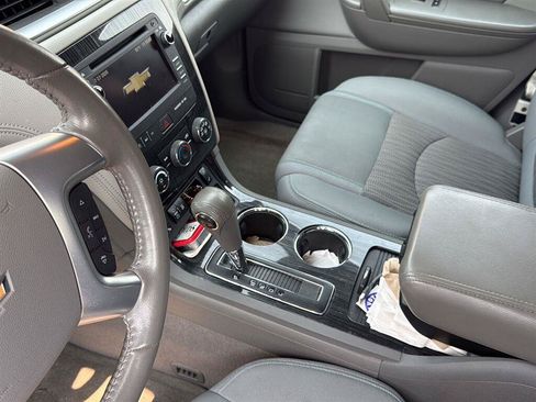 Used 2017 Chevrolet Traverse LT AWD/4WD image 19