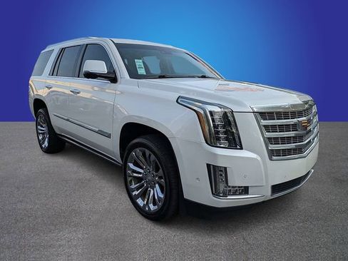 Used 2020 Cadillac Escalade Premium Luxury w/ LPO, Radiant Package AWD/4WD image 7